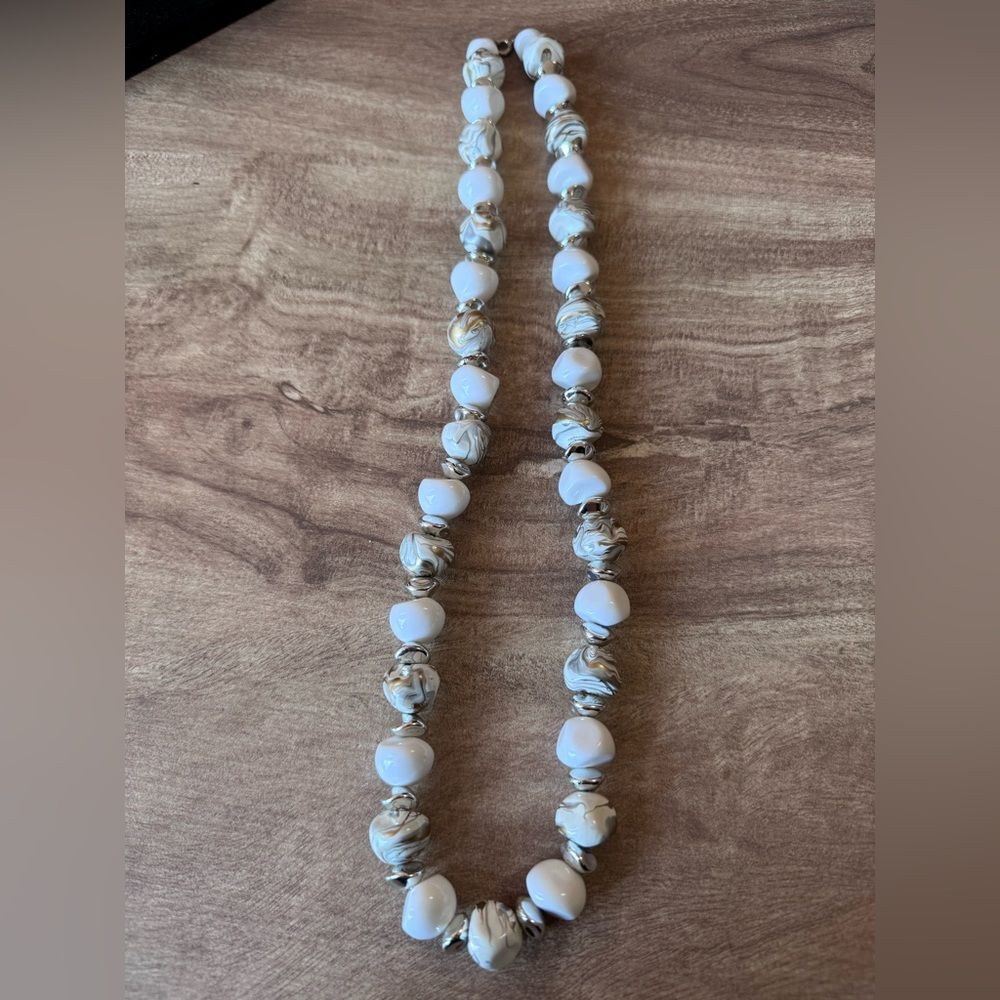 Marbled Plastic Chunky Beaded Necklace Silver & White Various Beads Necklace